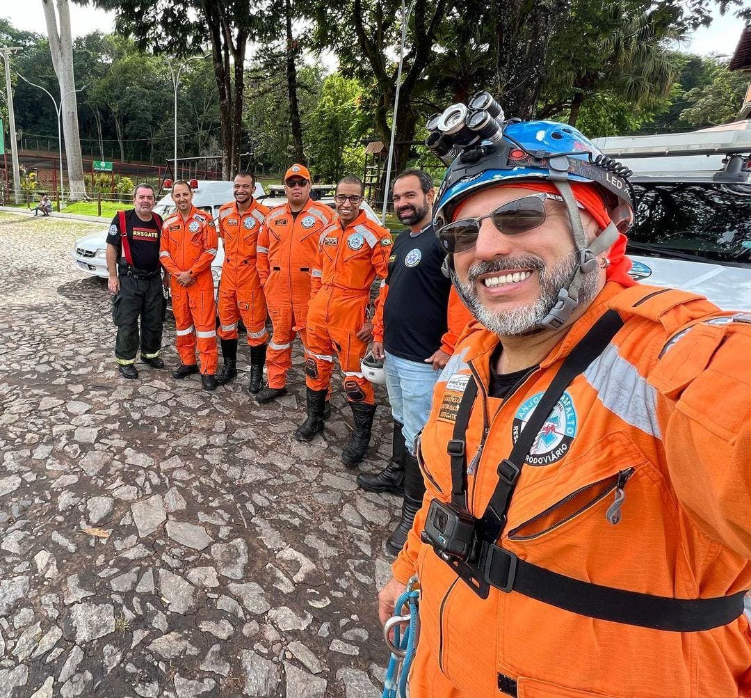 Socorristas voluntários se mobilizam para levar fogões a famílias do Sul