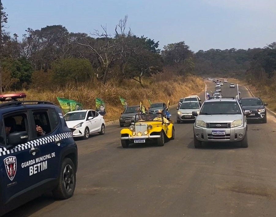 Centenas de apoiadores percorreram o trajeto entre o Icaivera e o Centro, que, normalmente, é percorrido em cerca de 50 minutos, e que, após o fim da obra, será feito em 15 minutos 