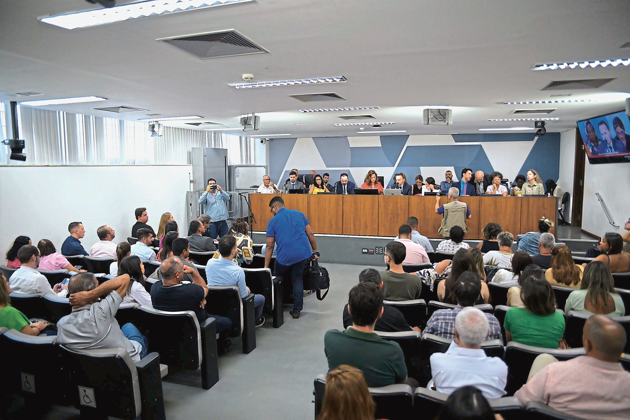 Representantes de municípios mineiros se reuniram em audiência na ALMG, na terça-feira (12)