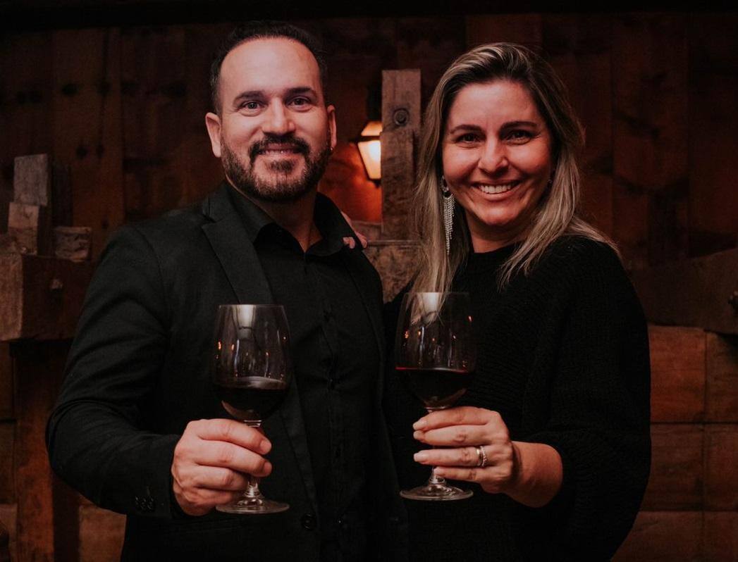 Anfitriões. Adriano Carbone e Daniela Tessele são os idealizadores do Wine Music On Fire