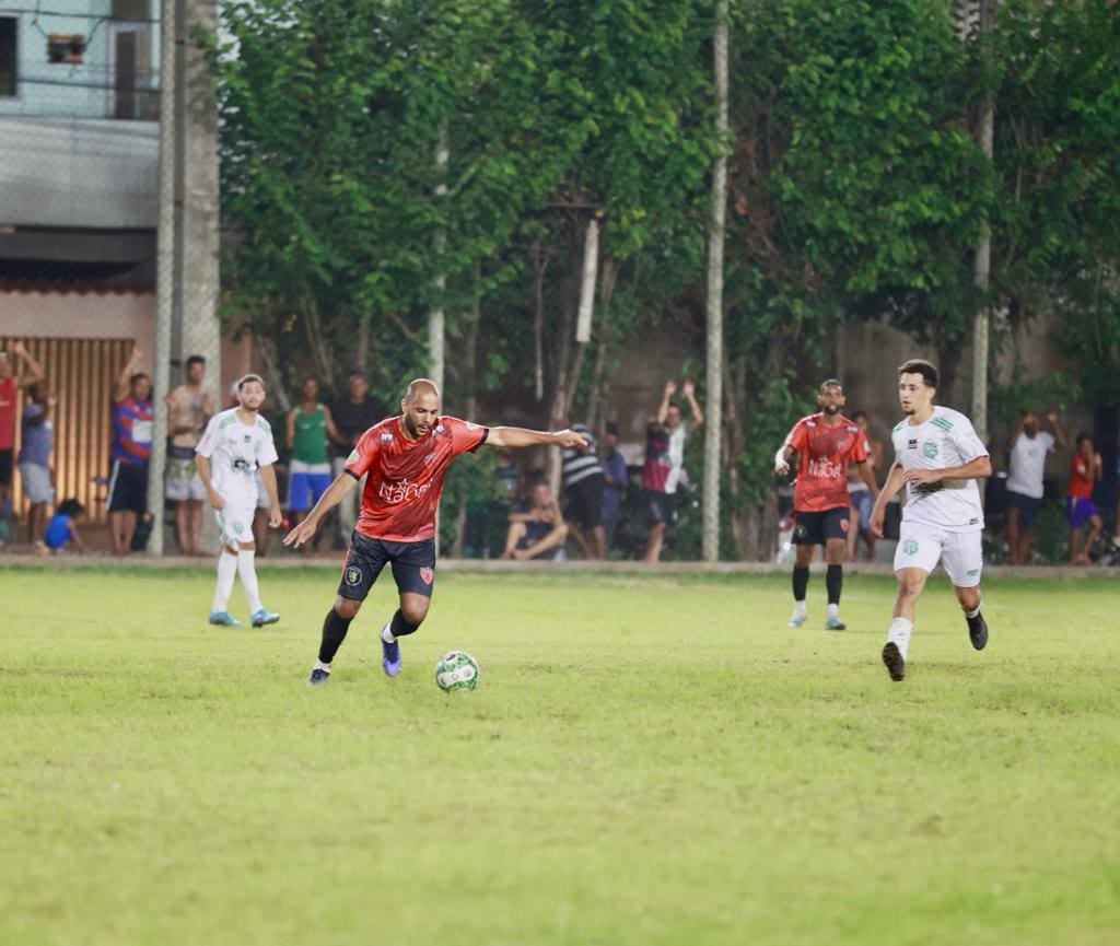 Capelinha e Renascença deram o pontapé inicial da Copa Vagalume, no campo do Domingão, com vitória do Capelinha após cobrança de penâltis; placar final ficou em 4 x 2