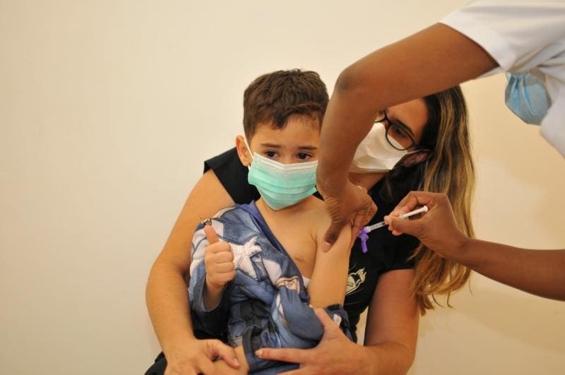 Procura pela vacina para crianças de 3 e 4 anos também está baixa. Das 1.401 que já receberam a primeira dose, apenas 462 voltaram aos postos para tomar a segunda