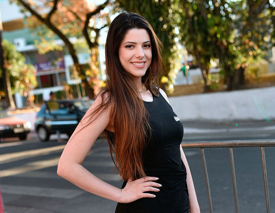 A belíssima modelo, empreendedora e influenciadora digital Rafaela Lara comemorou mais um ano de vida no último dia 30