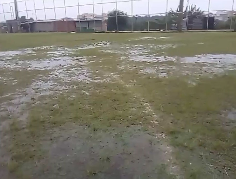 Estádio Municipal Jurandir Senis da Silva, o Juranda, ficou muito alagado