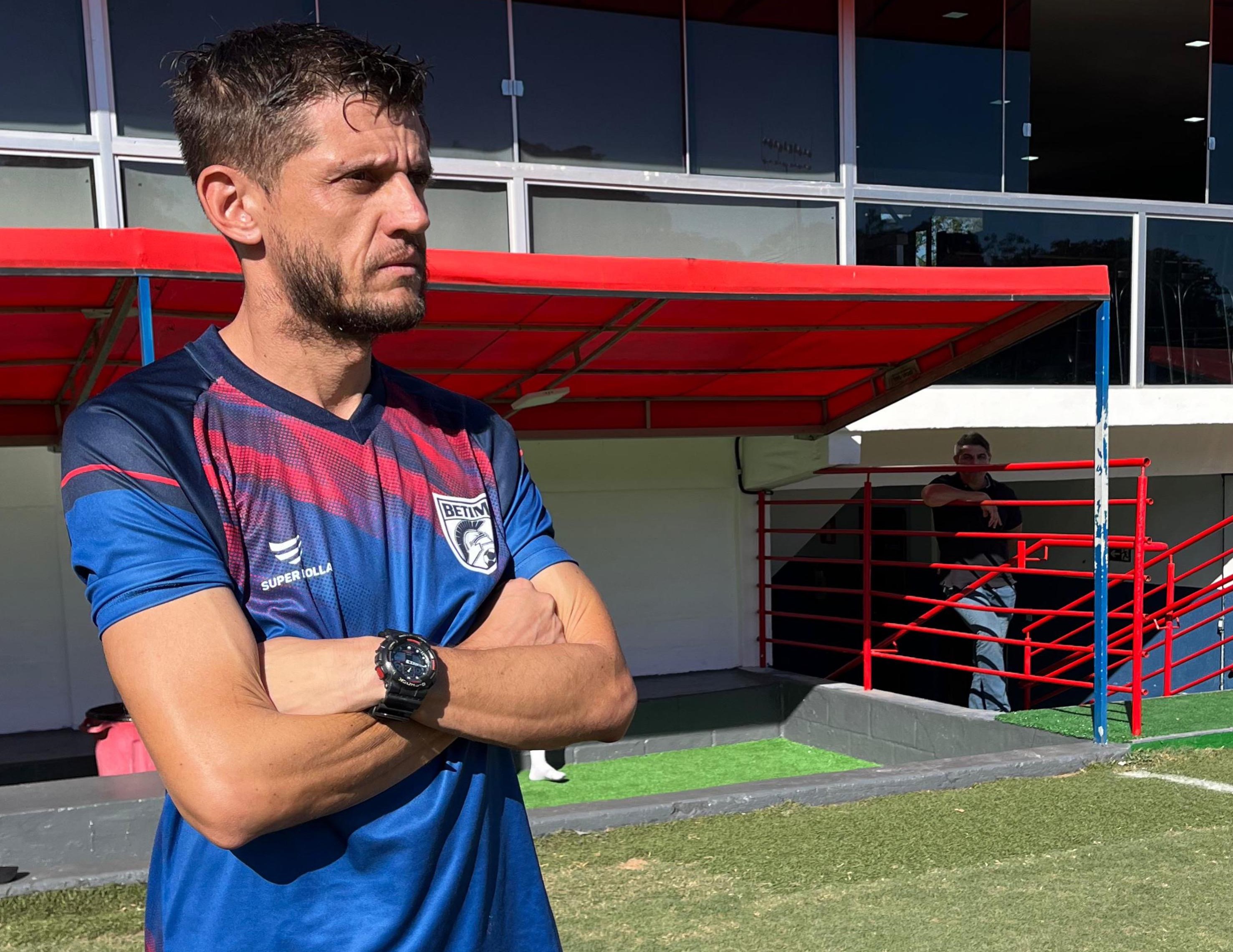 Auxiliar técnico assume o comando interino do Betim Futebol