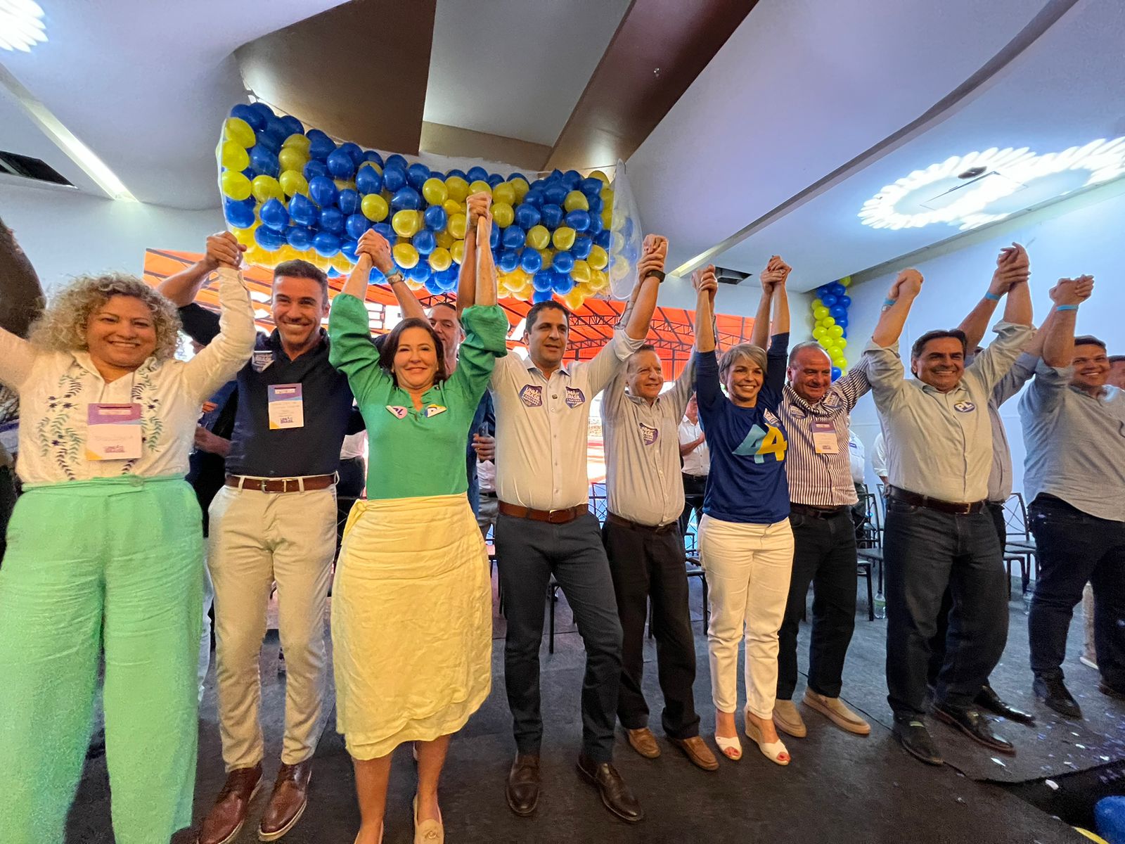 Deputados federais, estadual e lideranças estiveram presentes na convenção