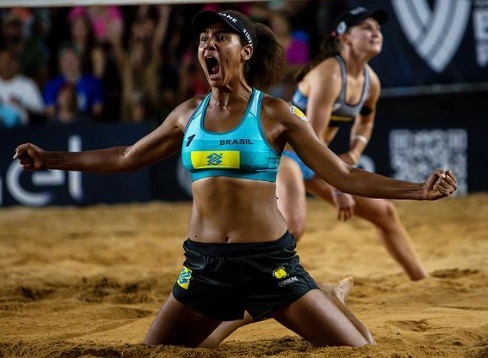 Ana Patrícia lidera o ranking mundial de vôlei de praia