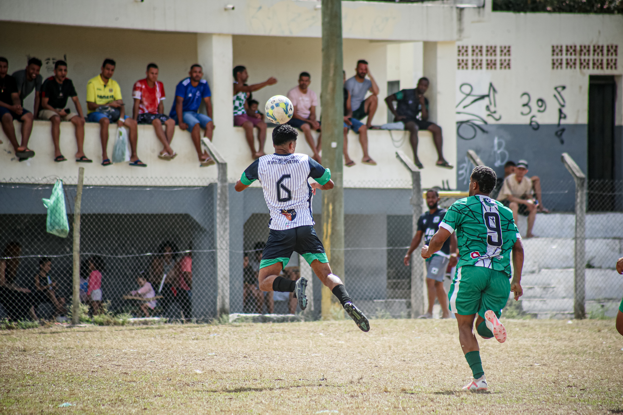 Doze partidas foram disputadas nesse domingo (18)