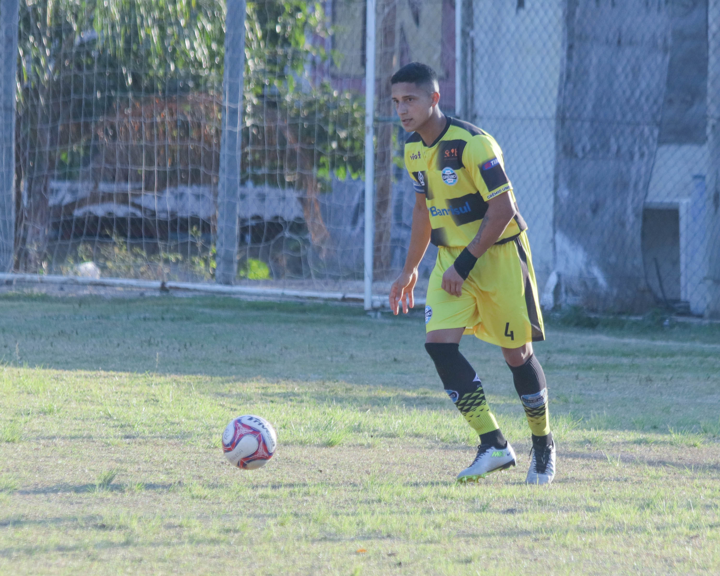 Partida válida pela Serie B Betinense, jogo entre GRÊMIO UNIVERSAL X PORTUGUESA - Realizada no CAMPO DO DOMINGÃO - Capelinha - Betim - MG - Data 21/07/2024 - Organização: Liga de Desportos de Betim - Foto: Hélio Anilton.