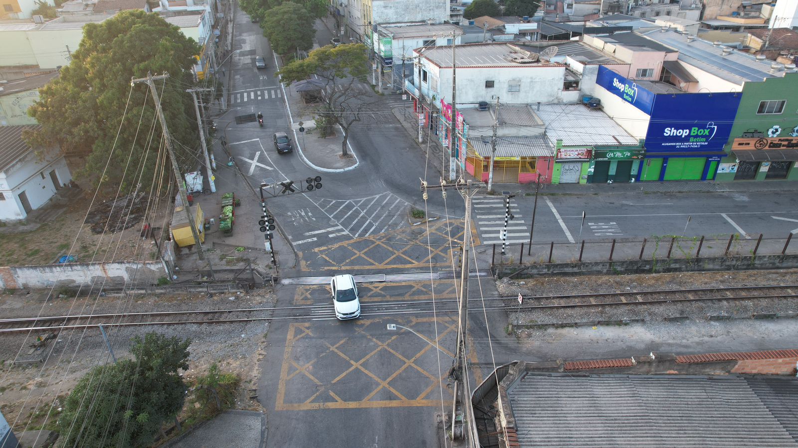 Uma das três trincheiras que serão construídas em Betim com o recurso ficará na passagem de nível entre a avenida Governador Valadares e a rua Doutor Antônio Gravatá, no centro 