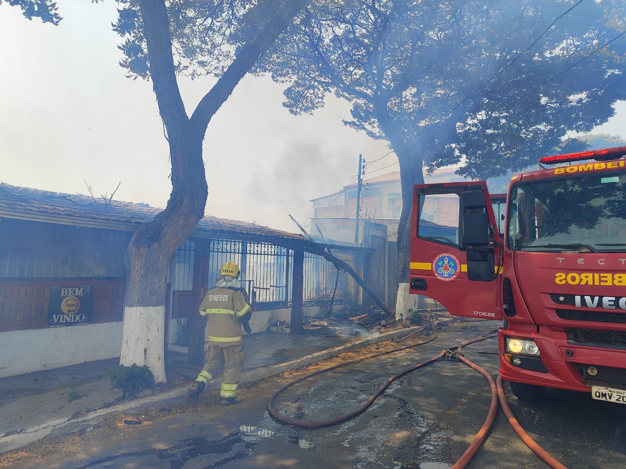 Defesa Civil de Betim informou que vai avaliar na segunda-feira (23 de setembro), após esfriar a edificação, as condições de imóvel