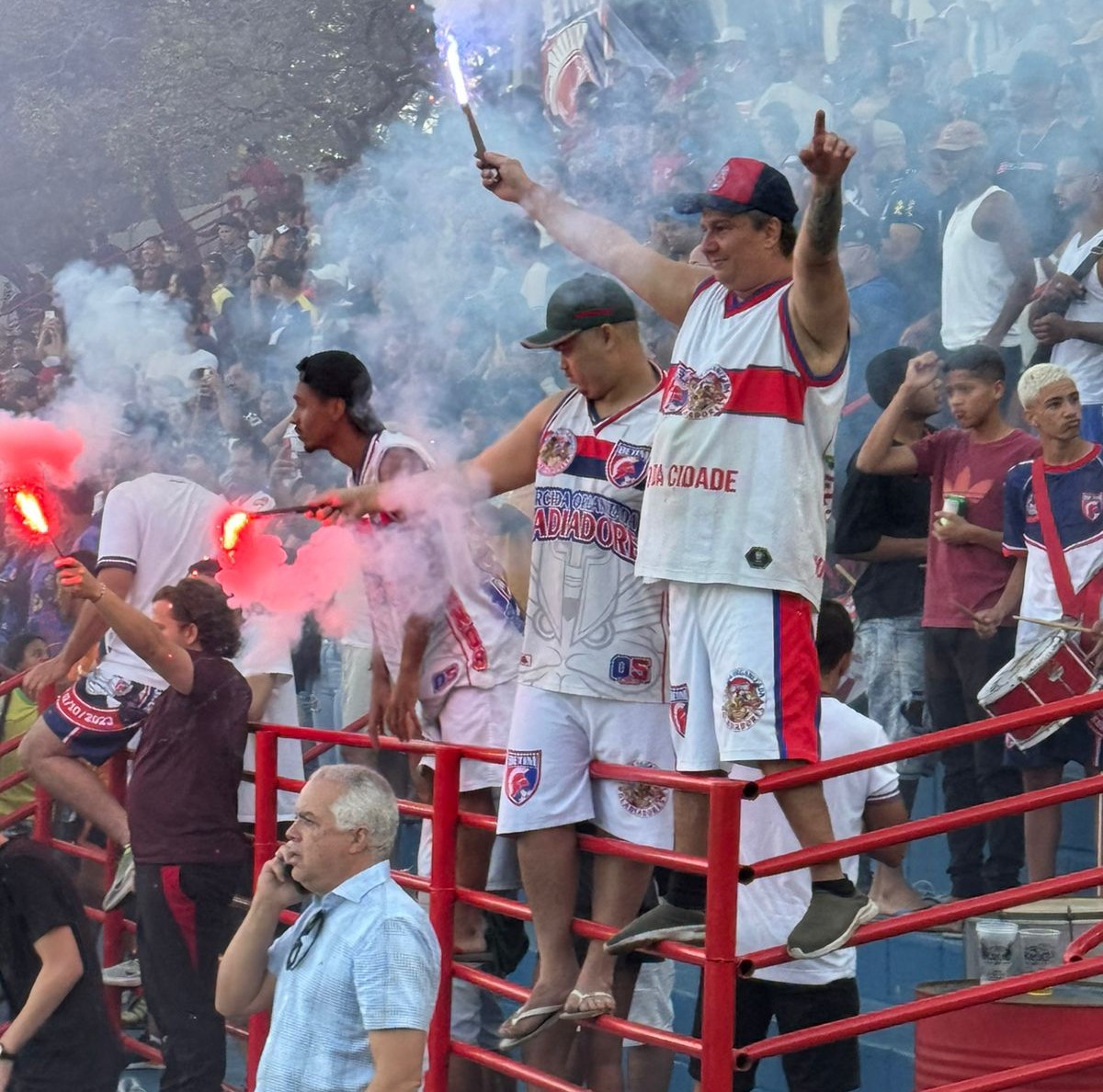 Torcida comemorou e apoiou o Time da Cidade durante todo o jogo